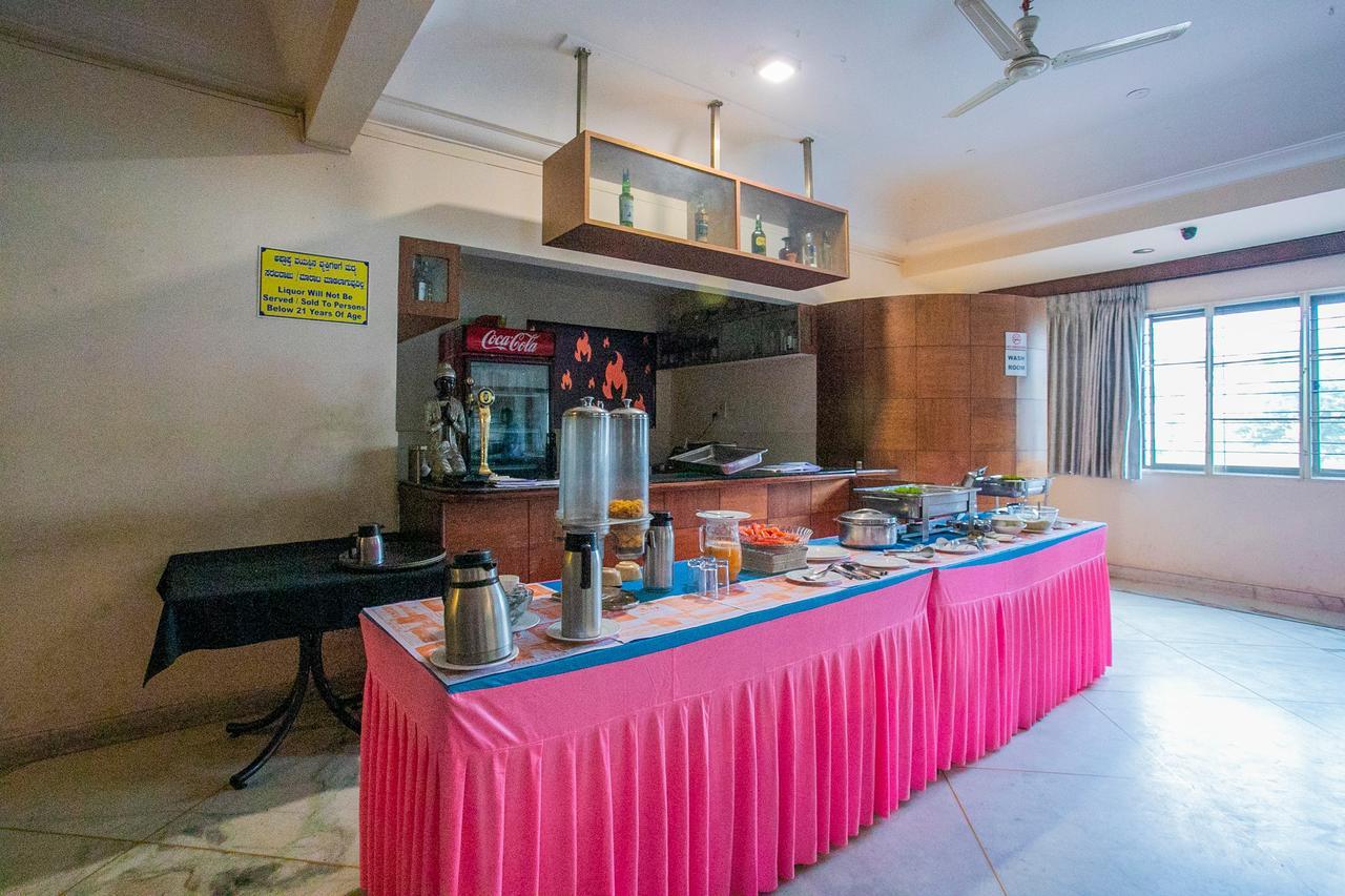 Hotel Oyo 18762 Vaishnavi Residency à Bangalore Extérieur photo