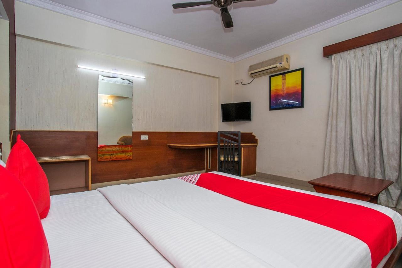 Hotel Oyo 18762 Vaishnavi Residency à Bangalore Extérieur photo