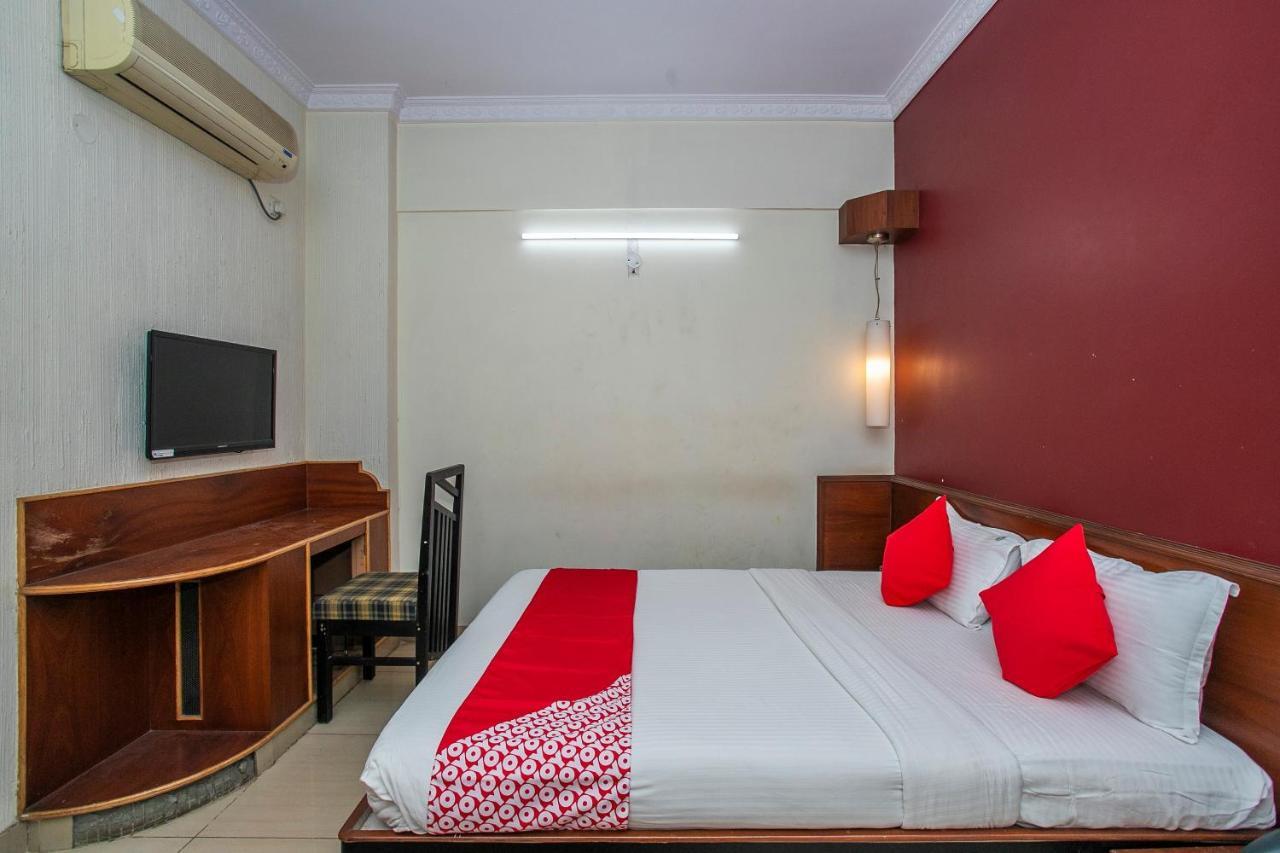 Hotel Oyo 18762 Vaishnavi Residency à Bangalore Extérieur photo
